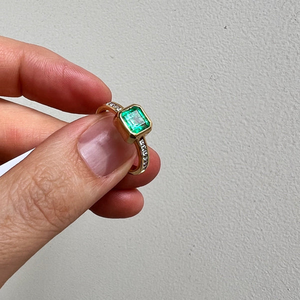 Deco emerald