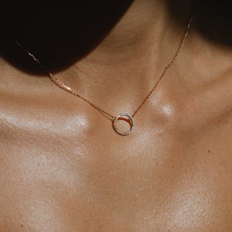 Diamond circle necklace*